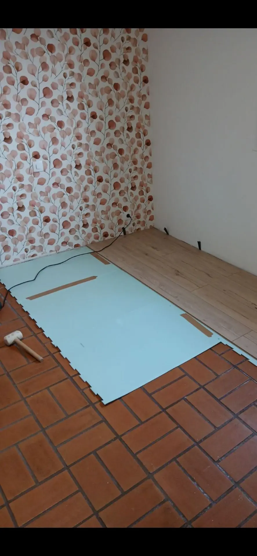 Pose isolant et parquet "Poseur parquet" "Parqueteur"